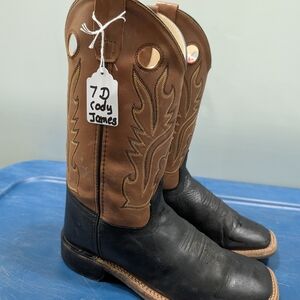 Cody James Men's Black and Brown Cowboy Boots